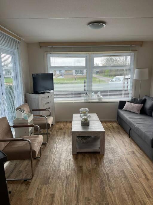 Chalet + Tiny House Nabij Strand Petten Esterno foto