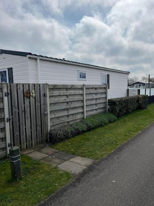 Chalet + Tiny House Nabij Strand Petten Esterno foto